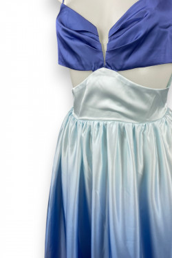 Robe satinée dégradée "Blue Sunset" – Élégance aérienne