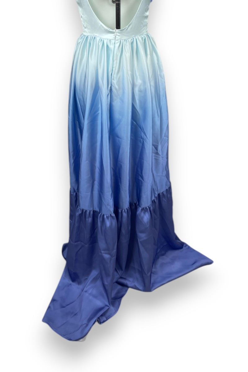 Robe satinée dégradée "Blue Sunset" – Élégance aérienne