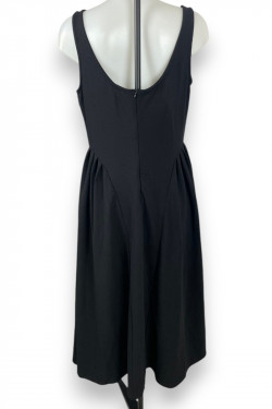 Robe noire CIDER – Élégance minimaliste et moderne