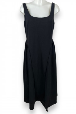 Robe noire CIDER – Élégance minimaliste et moderne