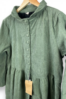 Robe en velours côtelé vert sauge SOOLINEN – Style bohème