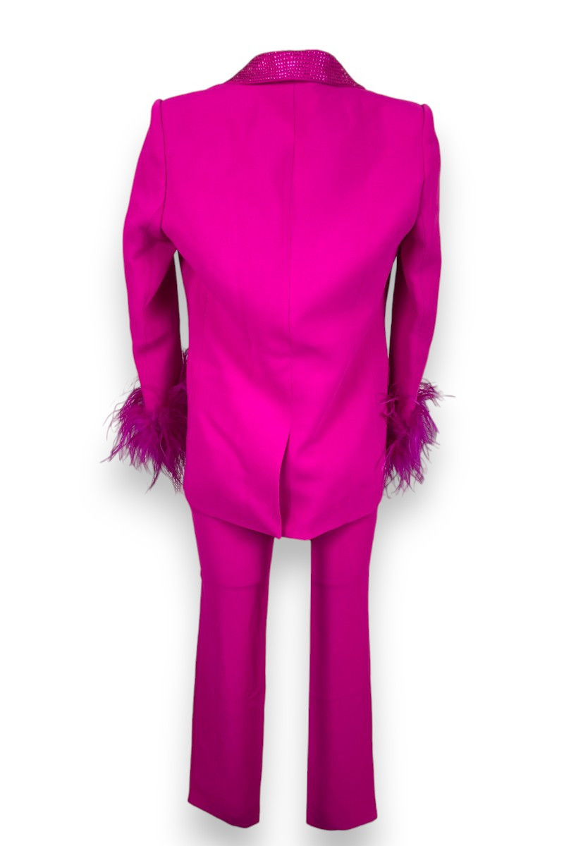 Tailleur pantalon fuchsia CATCHALL – L’élégance audacieuse et glamour