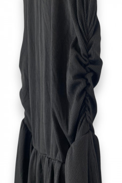 Combinaison noire plissée CIDER – Élégance minimaliste et confort absolu