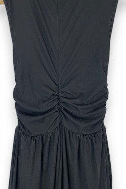 Combinaison noire plissée CIDER – Élégance minimaliste et confort absolu